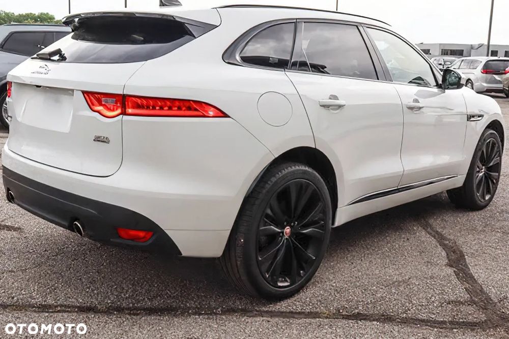 Jaguar F-Pace 30t AWD R-Sport - 6