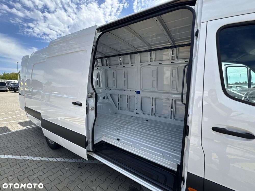 Mercedes-Benz Sprinter - 21