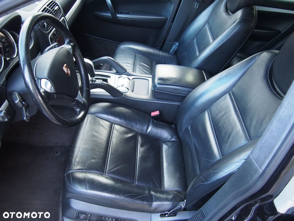 Porsche Cayenne Turbo - 15