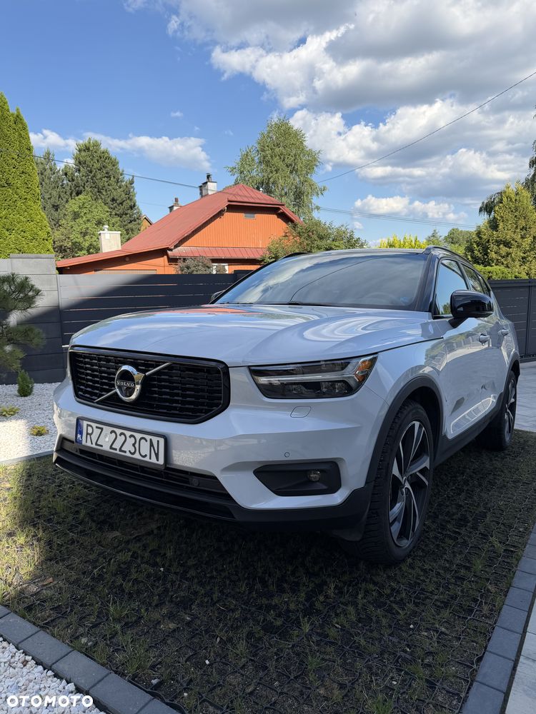 Volvo XC 40 T5 AWD R-Design - 1