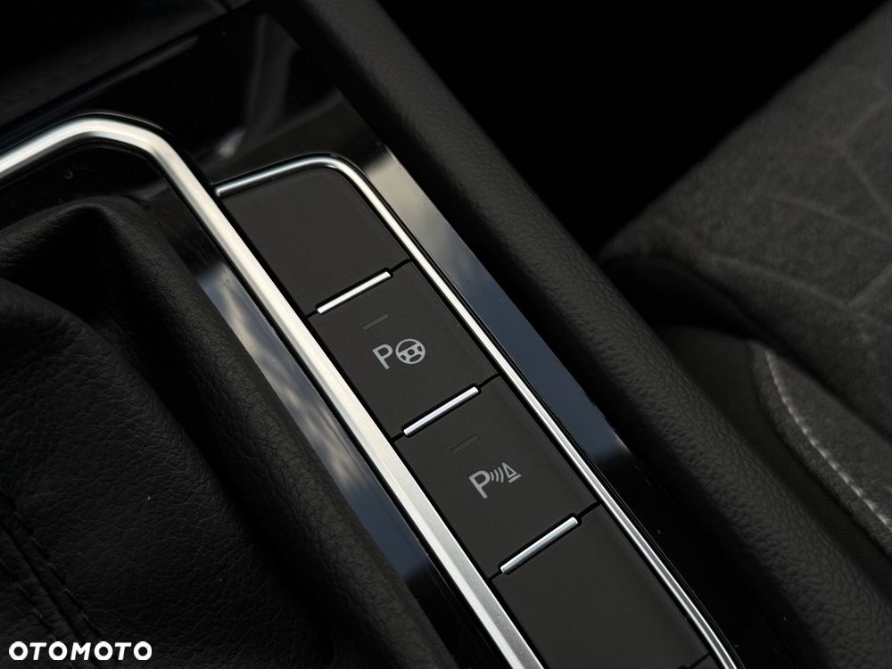 Volkswagen Passat Variant 2.0 TDI Business DSG - 26