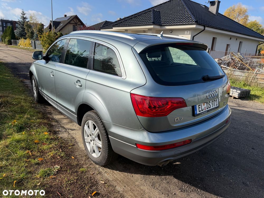 Audi Q7 2011 photo 5