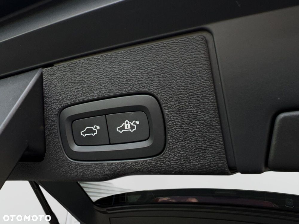 Volvo XC 60 B5 B AWD Plus Dark - 15