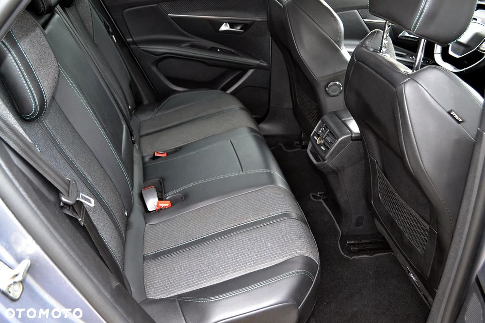 Peugeot 3008 1.6 PureTech Hybrid PHEV Allure Pack S&S EAT8 - 17