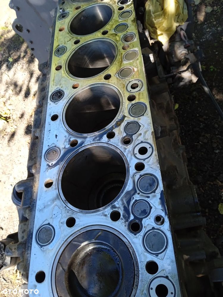 silnik słupek blok + wał + tłoki RENAULT premium 450 DXI - 3