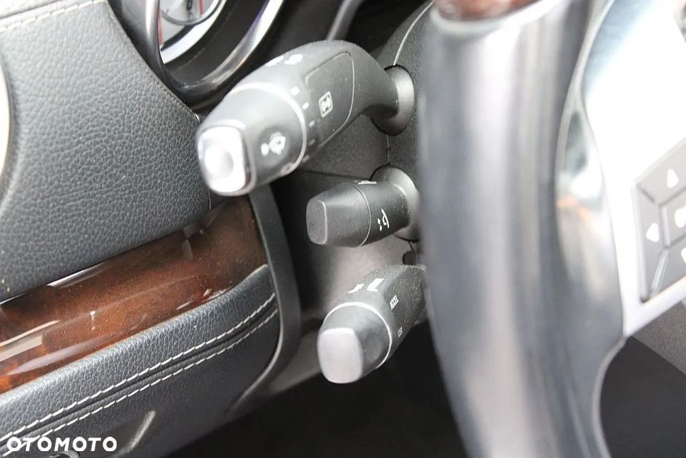 Mercedes-Benz SL 500 7G-TRONIC - 15