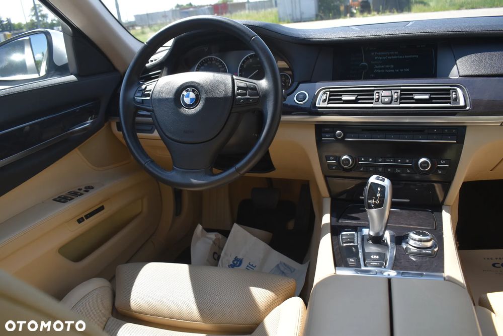 BMW i7 - 19