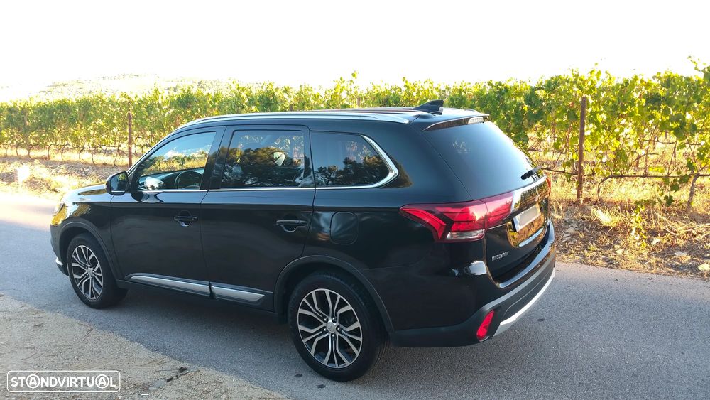 Mitsubishi Outlander 2.2 DI-D Intense Black Edition - 2
