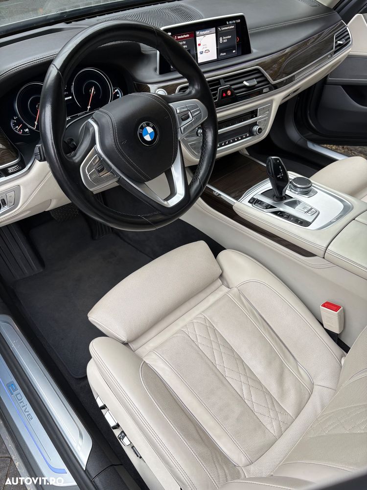 BMW Seria 7 740Le xDrive iPerformance - 17