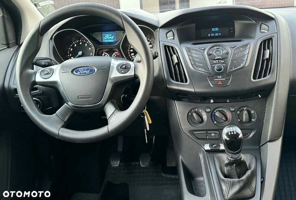 Ford Focus 1.6 Ambiente Start - 32