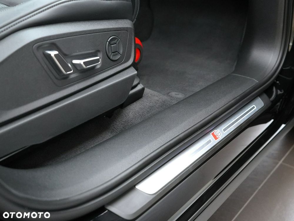 Audi SQ8 e-tron - 30
