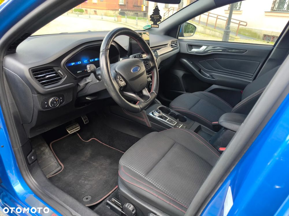 Ford Focus 1.5 EcoBoost ST-Line X - 4