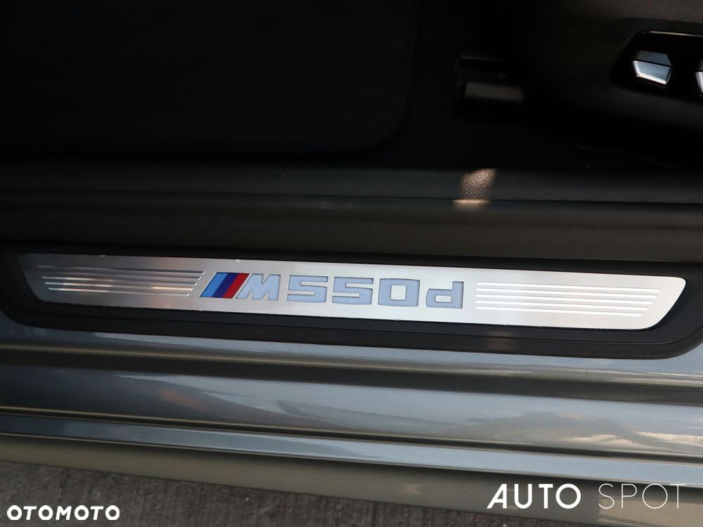 BMW Seria 5 M550d xDrive - 18