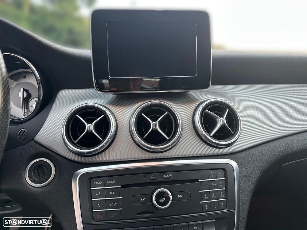 Mercedes-Benz CLA 180 d Urban - 11