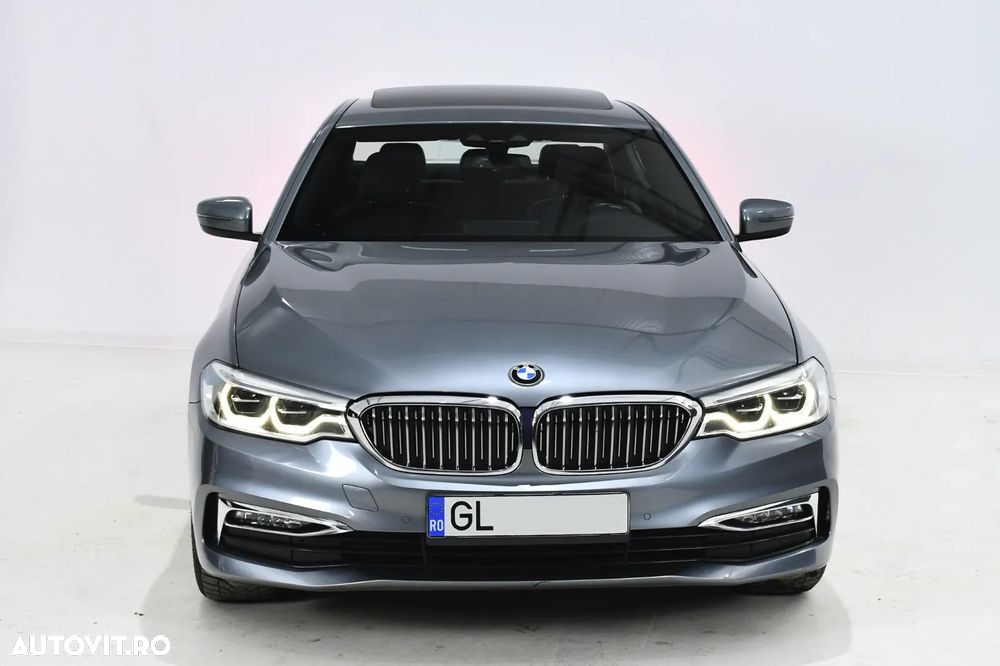 BMW Seria 5 520d Aut. Luxury Line - 2
