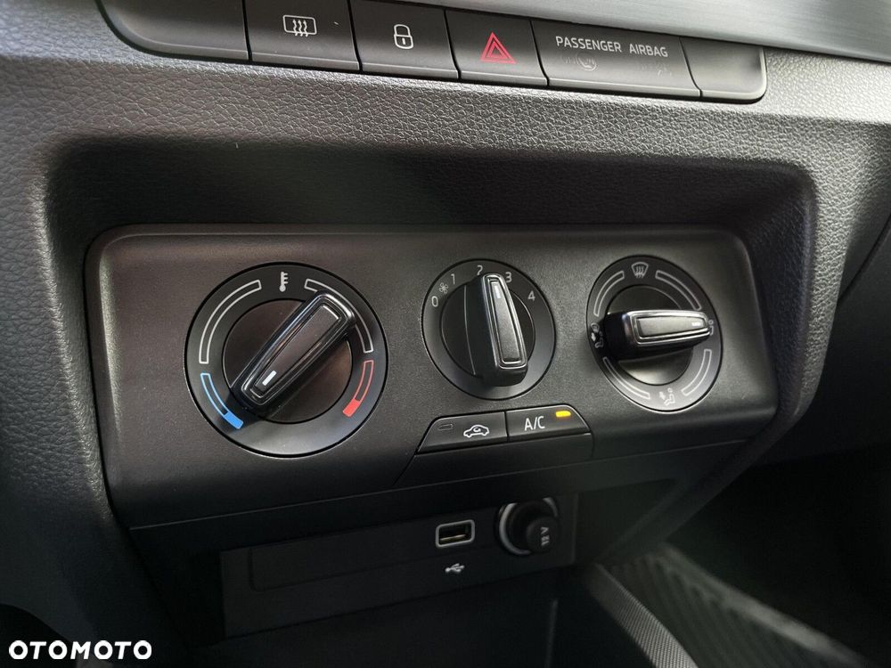 Skoda Fabia 1.0 Ambition - 28