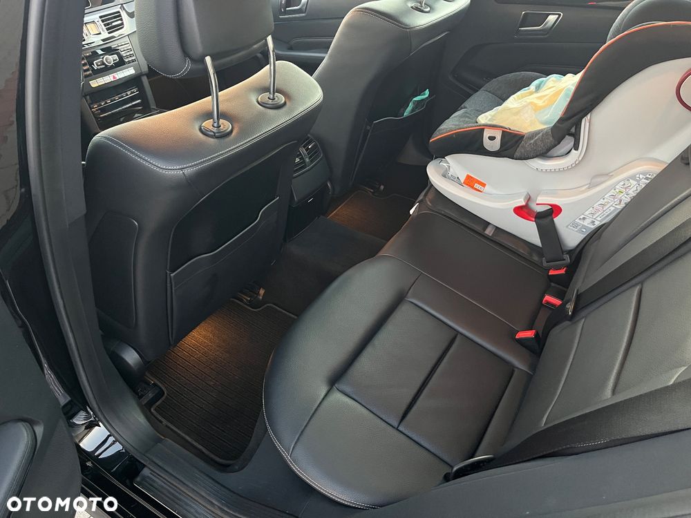 Mercedes-Benz Klasa E 300 BlueTEC 7G-TRONIC - 17