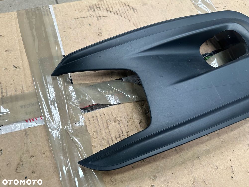 kratka ramka zderzaka halogenu prawa citroen c4 picasso ii 2 9814362780 - 2
