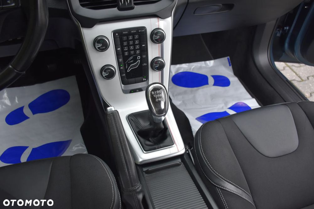 Volvo V40 D2 Momentum - 19