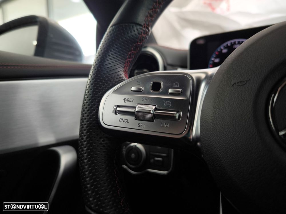 Mercedes-Benz CLA 180 d Shooting Brake AMG Line Aut. - 19