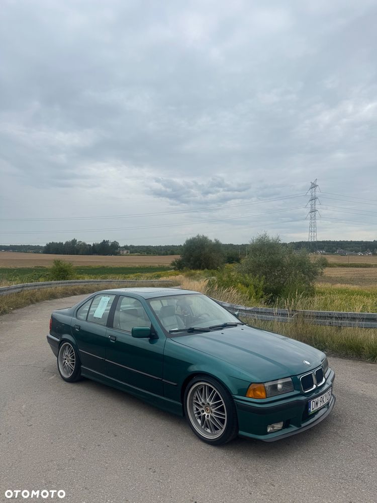 BMW Seria 3 323i - 2