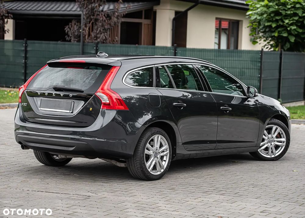 Volvo V60 D2 Momentum - 12