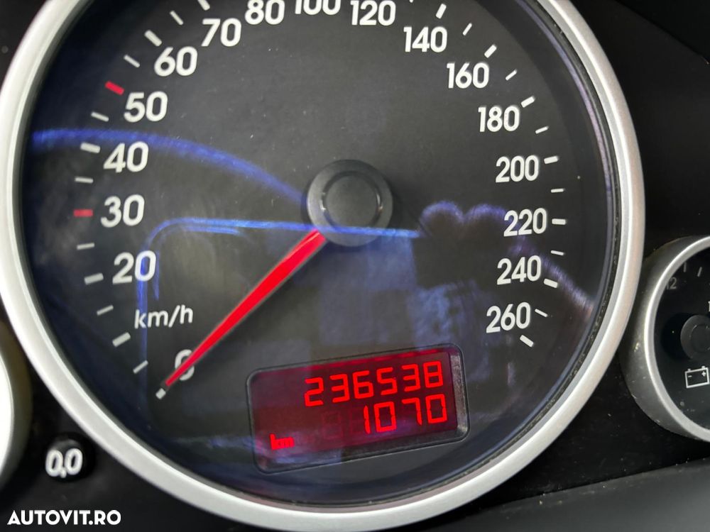 Volkswagen Touareg - 9