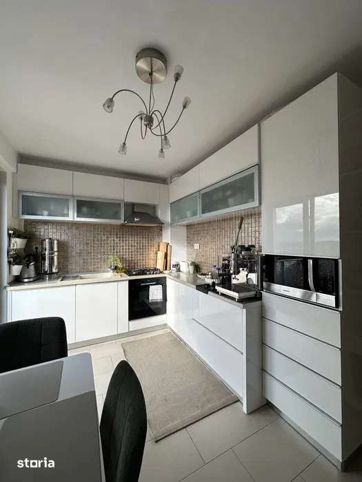 Apartament 3 camere, 90mp, 4 balcoane, zona Europa — fotografia 3