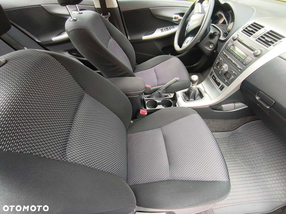 Toyota Corolla - 5