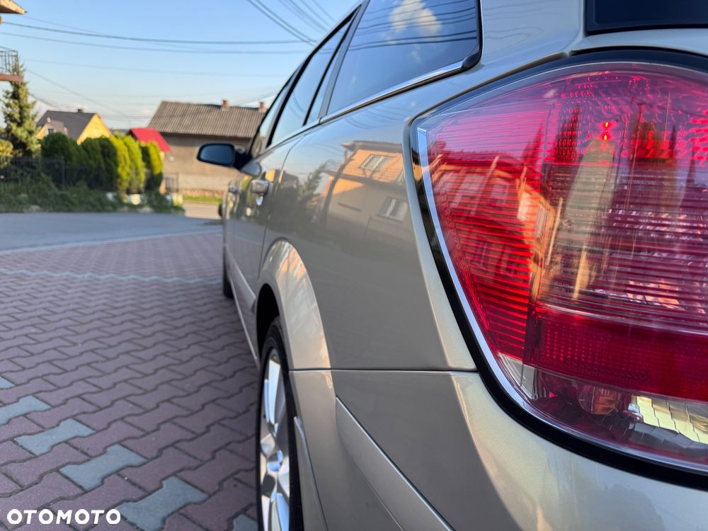 Opel Astra 2.0 Turbo Cosmo - 13