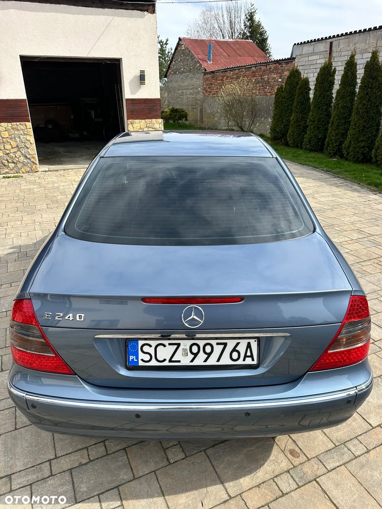 Mercedes-Benz Klasa E 240 Elegance - 12