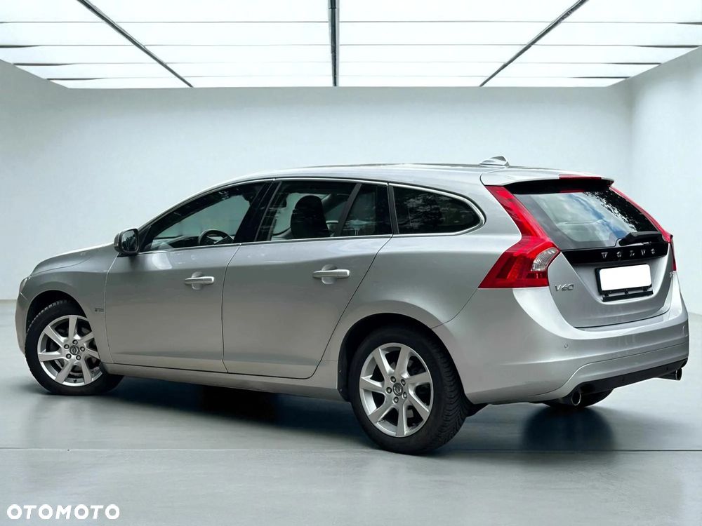 Volvo V60 T3 Momentum - 12