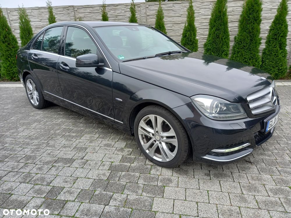 Mercedes-Benz Klasa C 250 CGI Automatik BlueEFFICIENCY Avantgarde - 12