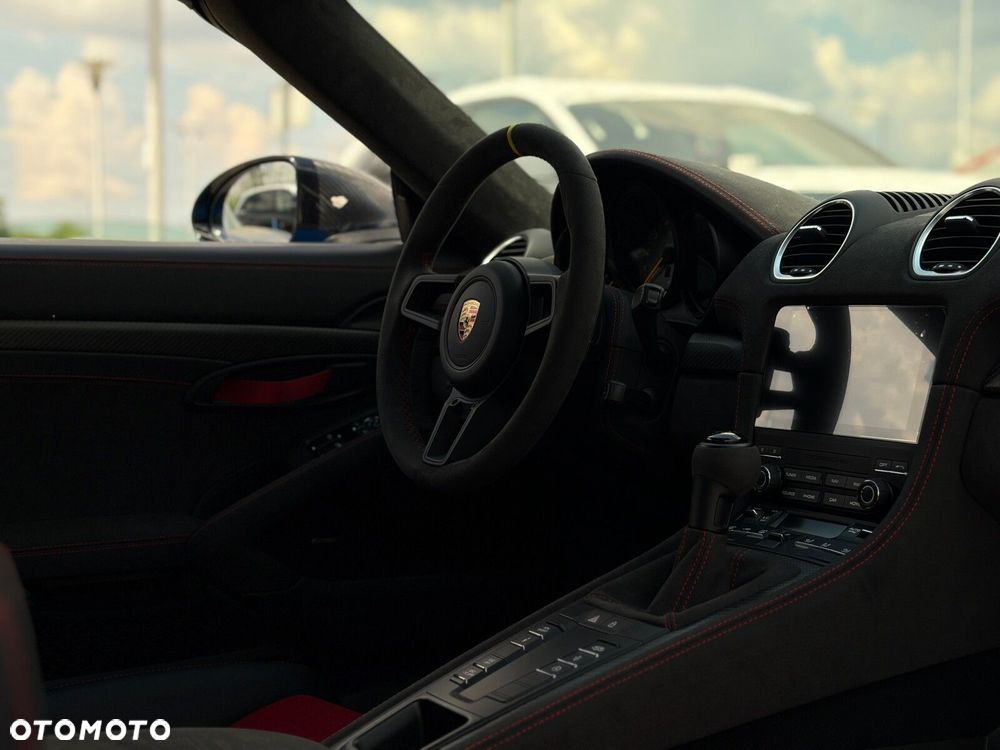 Porsche 718 Spyder - 30