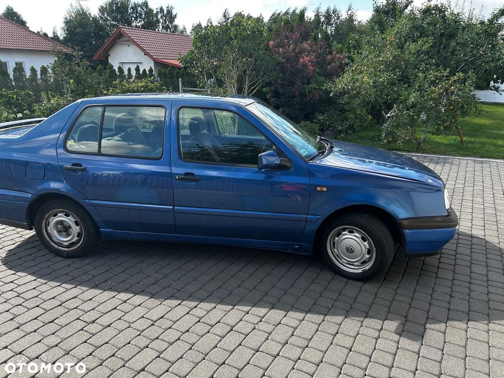 Volkswagen Vento 1.9 CL TDI - 4