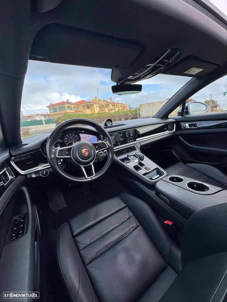 Porsche Panamera 4 E-Hybrid Platinum Edition com PDLS - 31