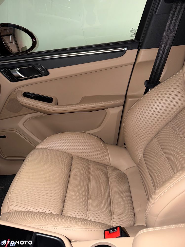 Porsche Macan T - 23