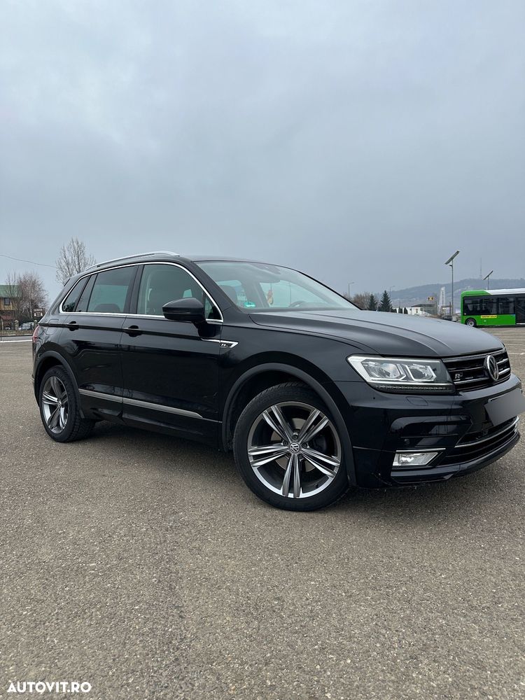 Volkswagen Tiguan - 1