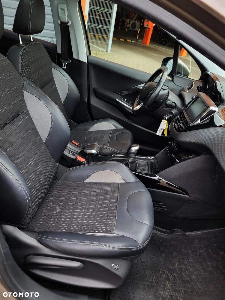 Peugeot 2008 BlueHDi 100 STOP & START Allure - 7