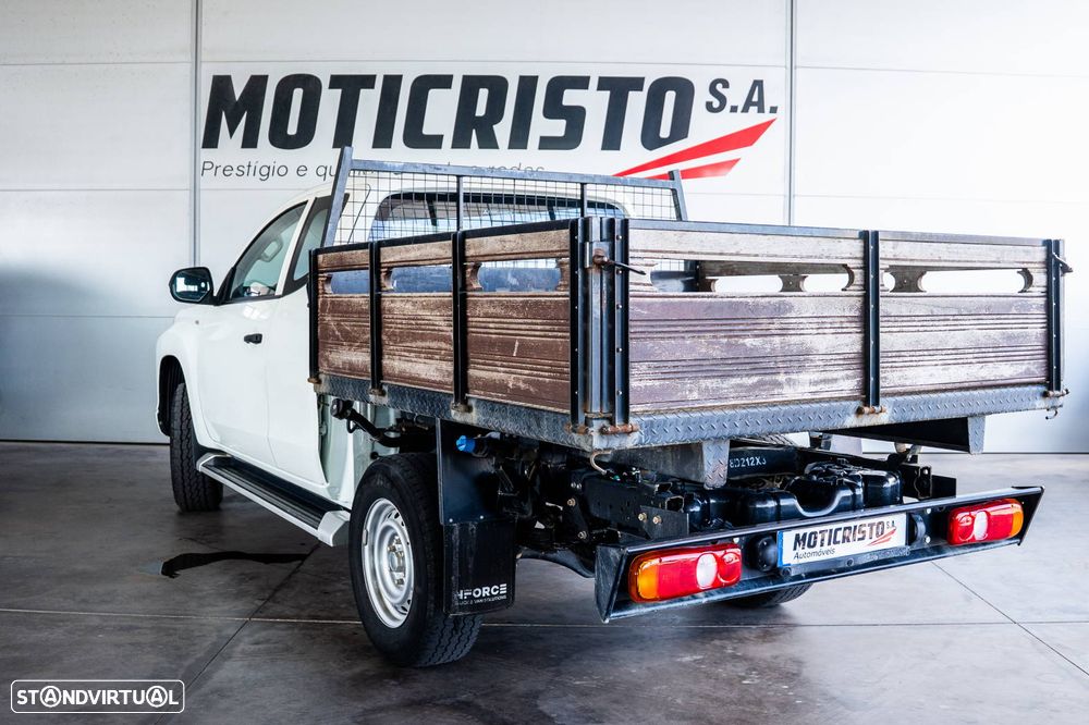 Mitsubishi L 200 2.3 Di-D Club Invicte 4X4 - 6