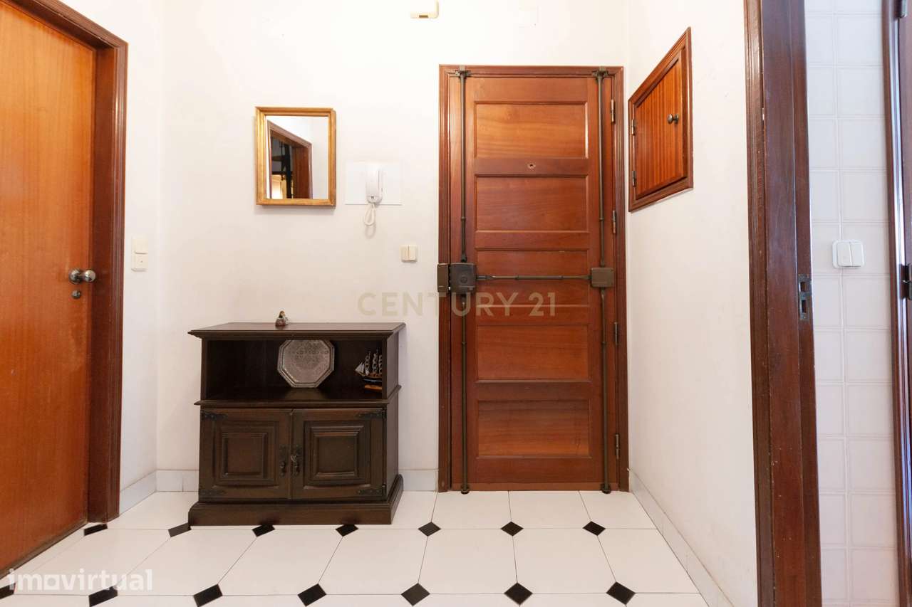 T2+1 Duplex com Garagem em Carcavelos - Grande imagem: 3/39