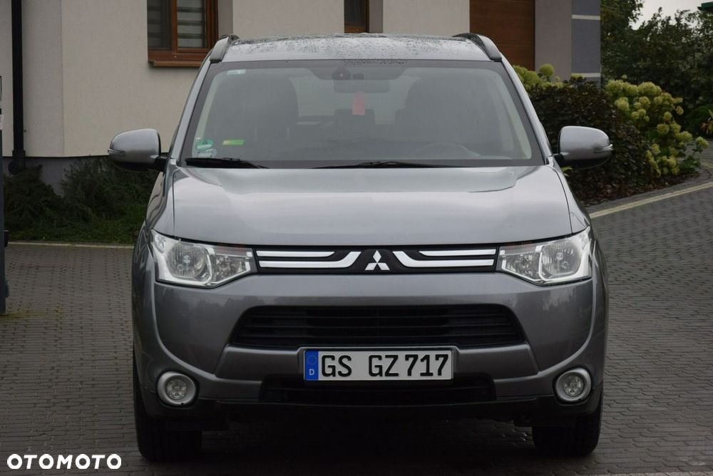 Mitsubishi Outlander 2.0 4WD Invite - 2