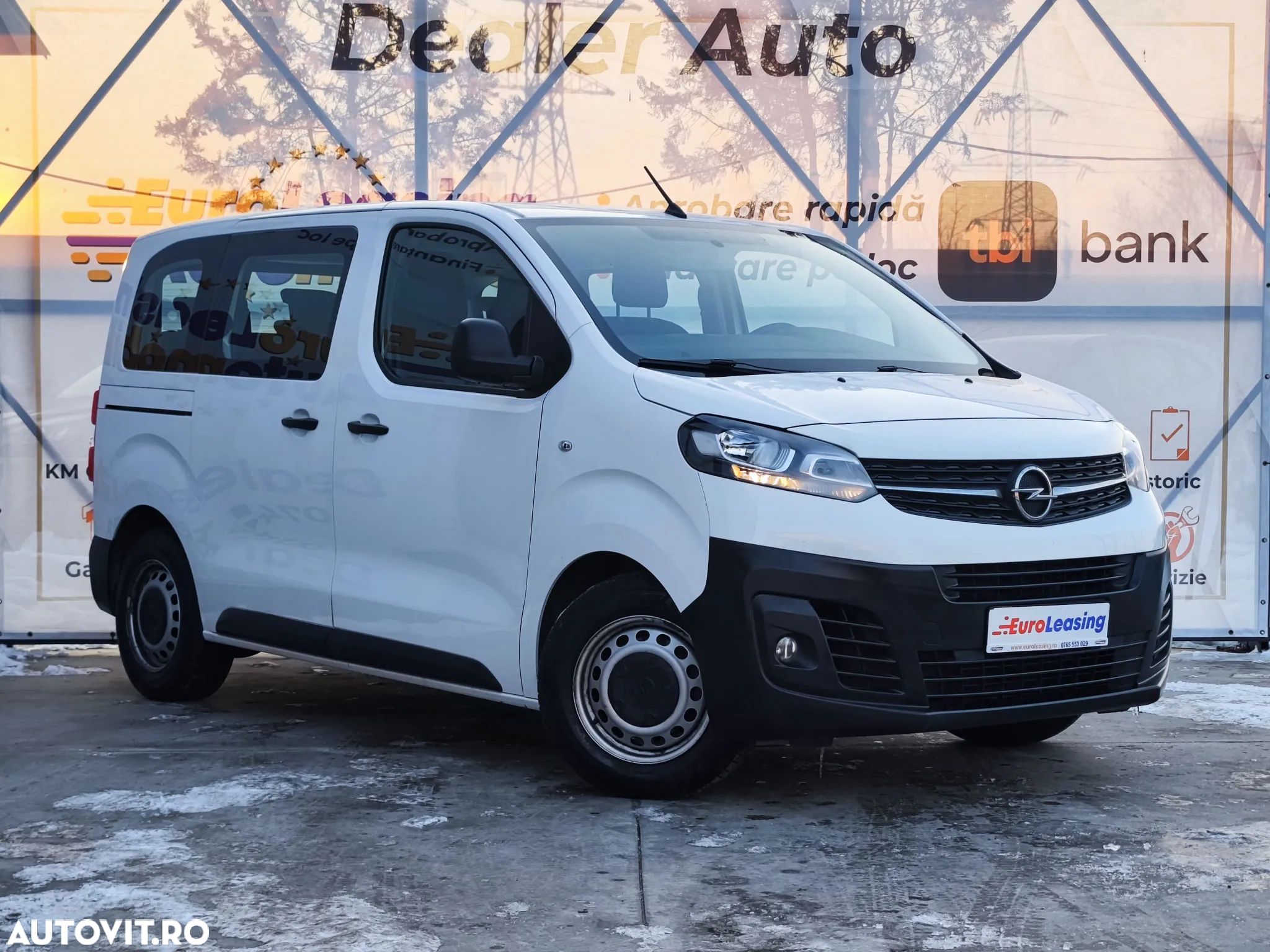 Opel Vivaro - 1
