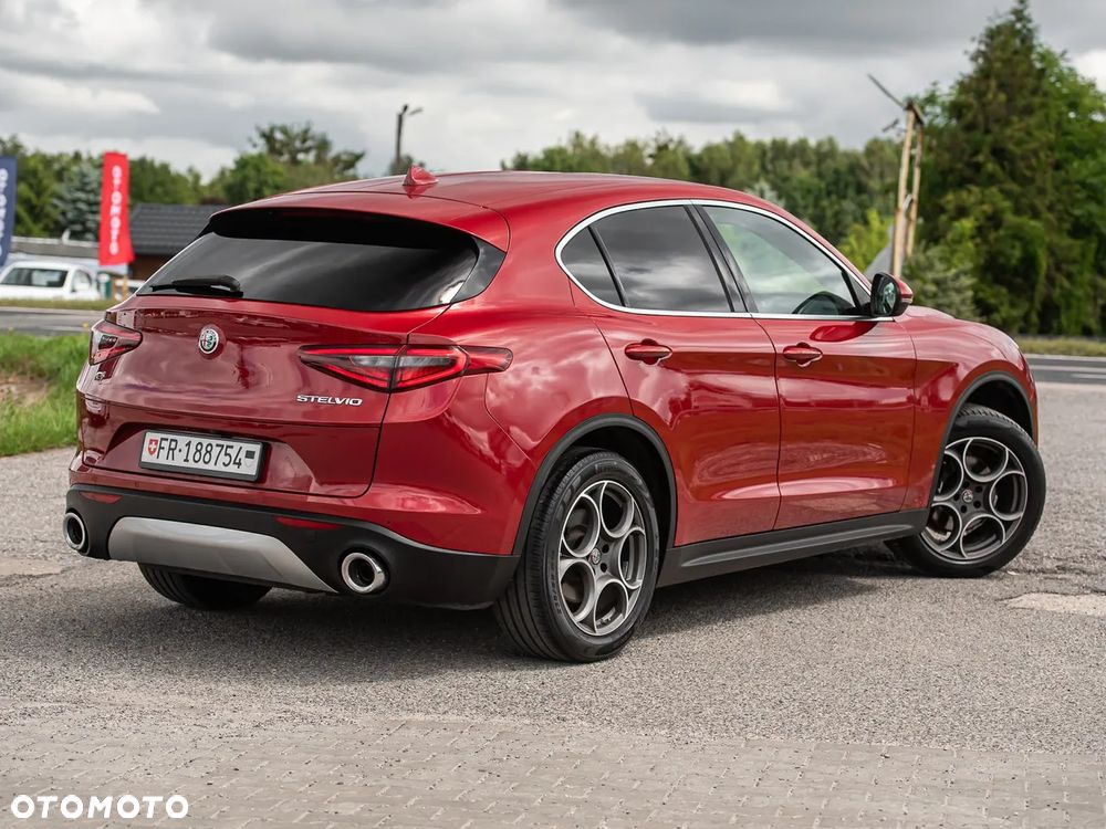 Alfa Romeo Stelvio - 13