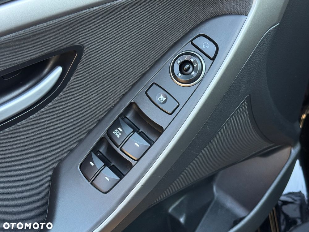 Hyundai i30 blue Kombi 1.6 GDi YES Silver - 14