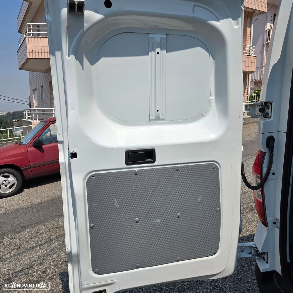 Maxus E-Deliver 3 L2H1 - 23