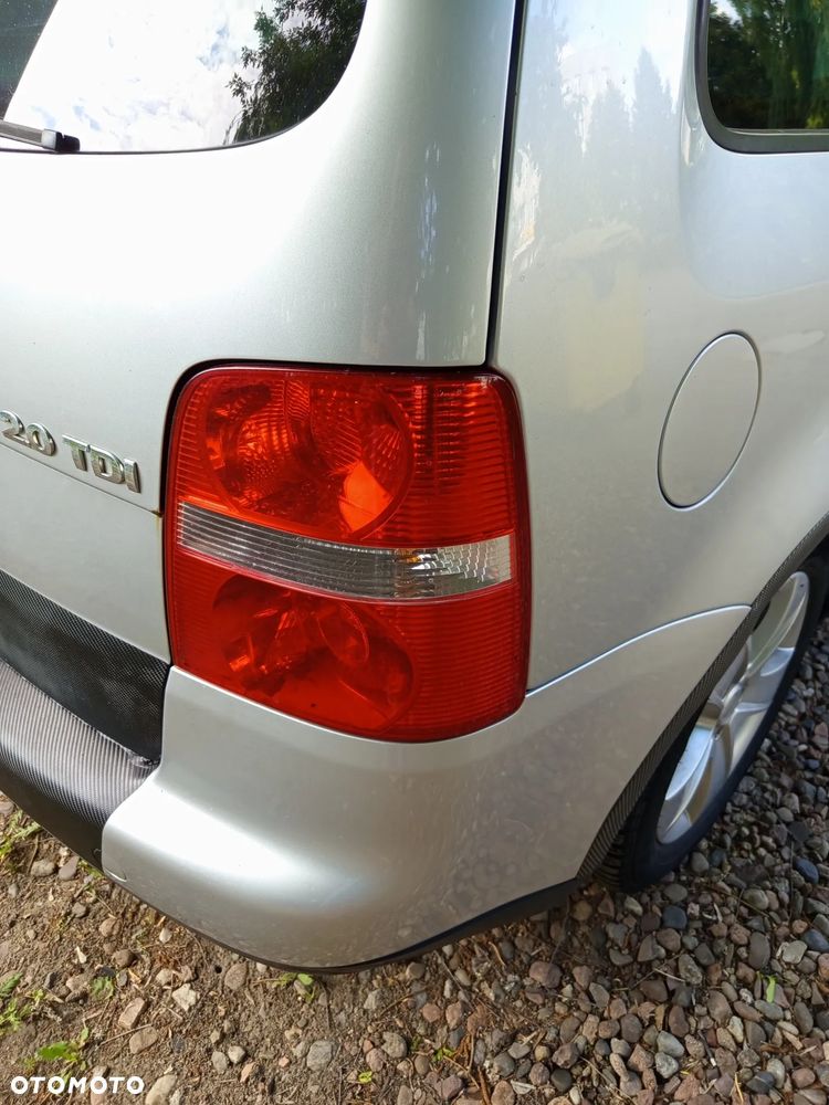 Volkswagen Touran 2.0 TDI Highline - 7