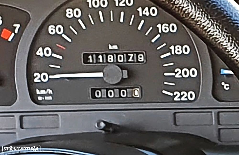 Opel Astra 1.6i GT - 24