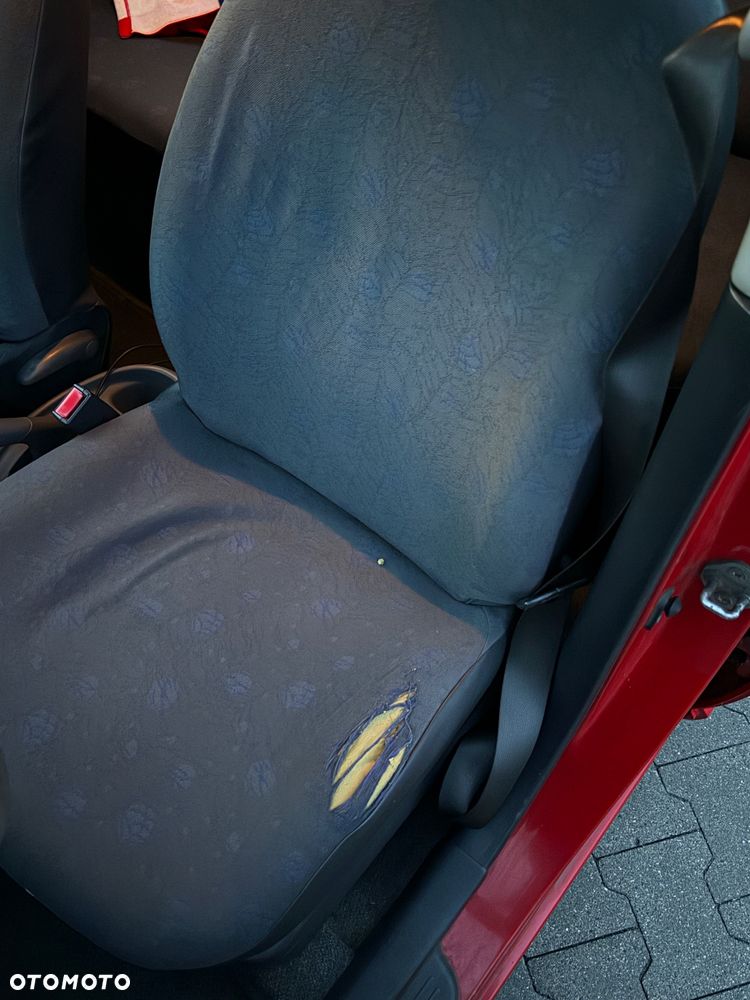 Toyota Yaris 1.0 Base - 30