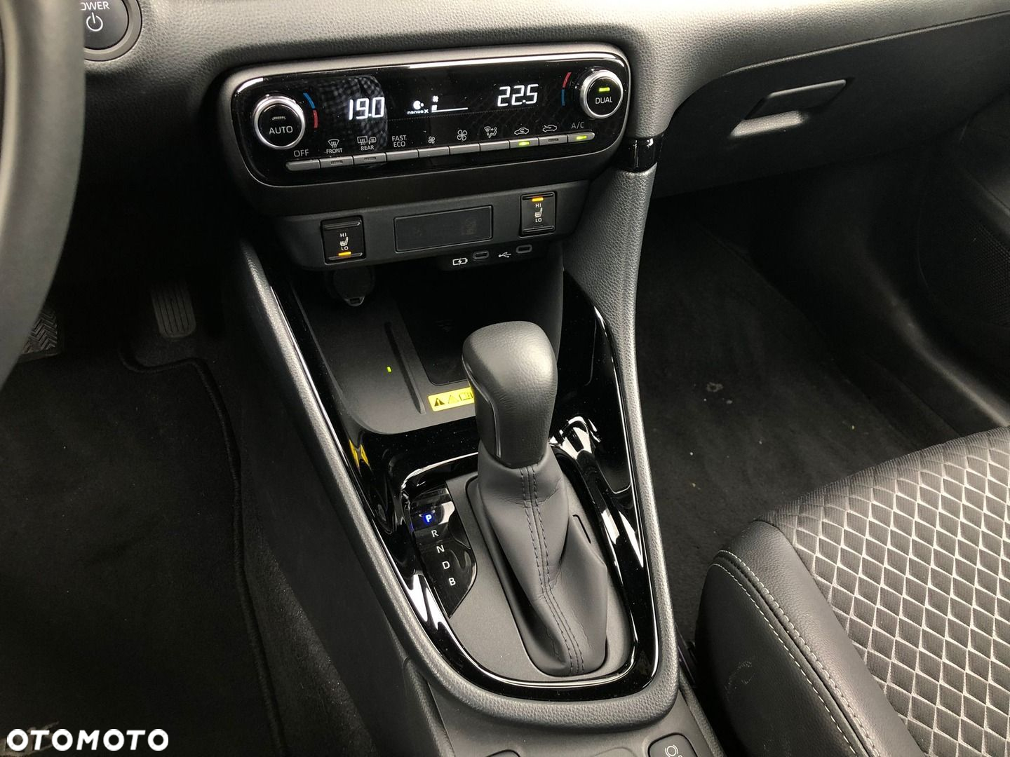 Toyota Yaris - 25